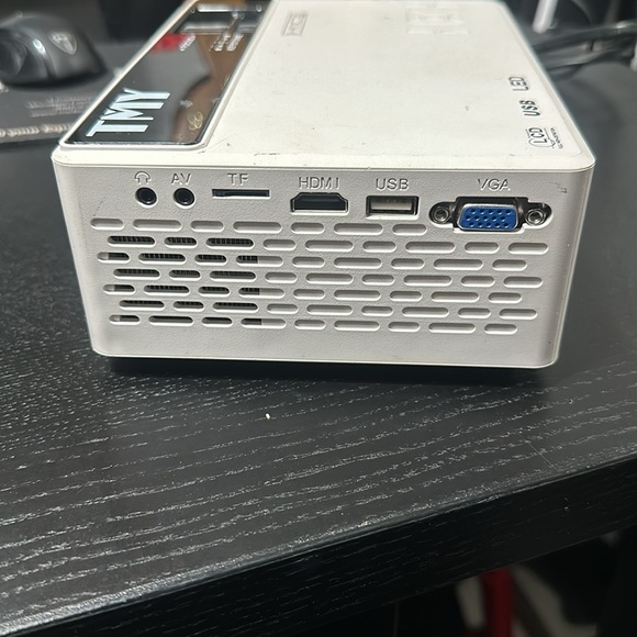 TMY LED USB LCD projector - Picture 4 of 5